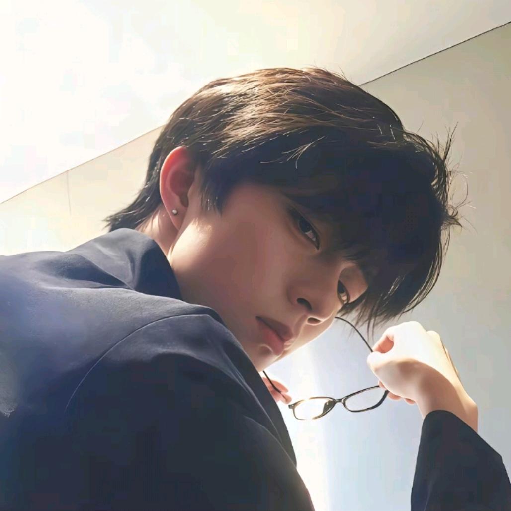 @秀智💫