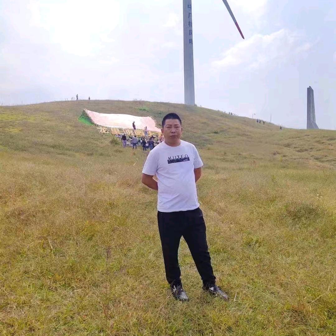 孤灯对影