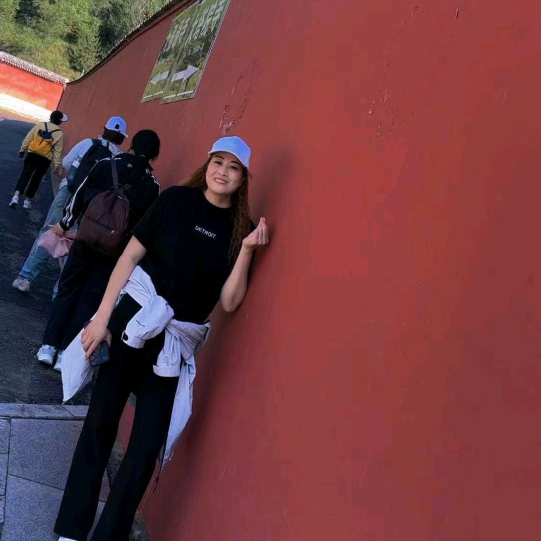 大因满人张鞋服红姐