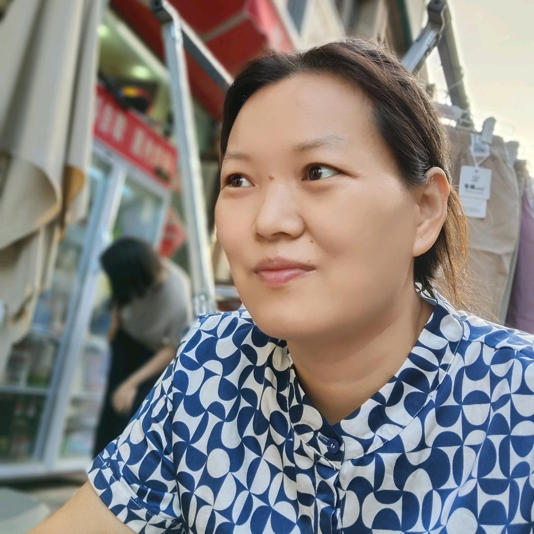丹丹姐的童装店