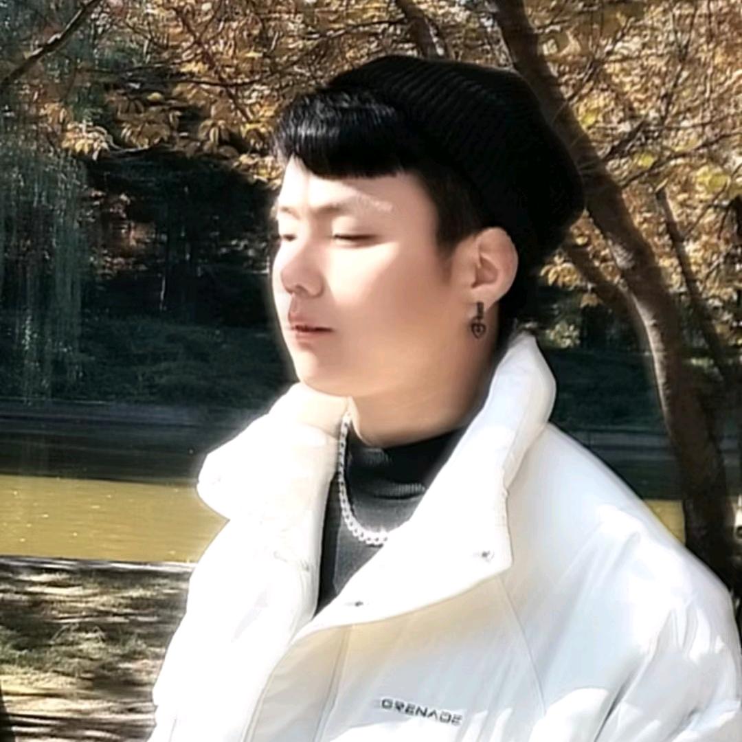 何少