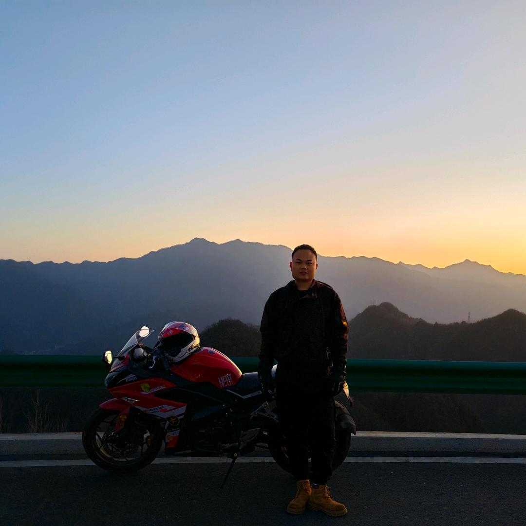 欧艺全屋定制工厂      设计-小毛