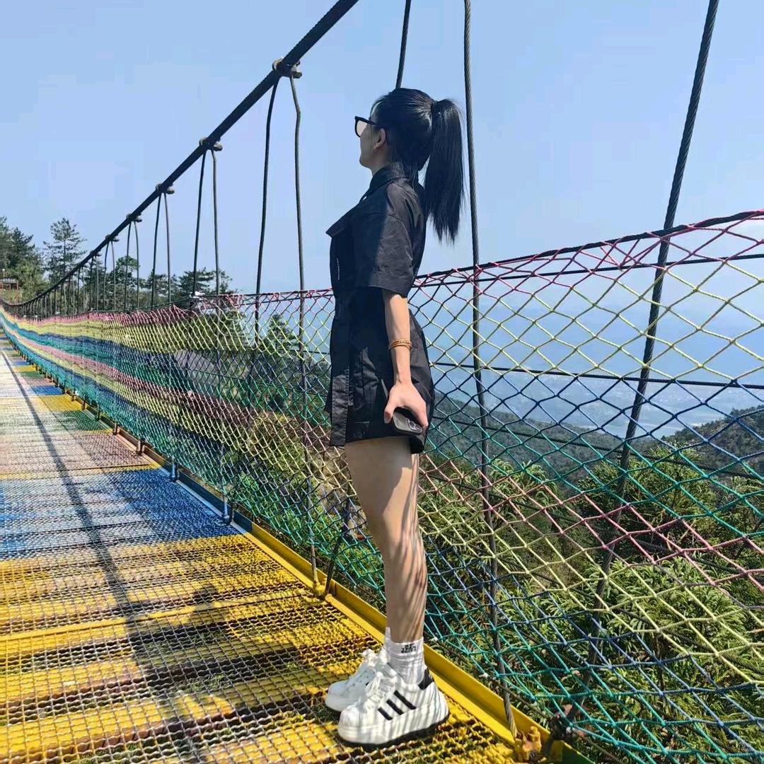 捡漏女王衣橱工厂店