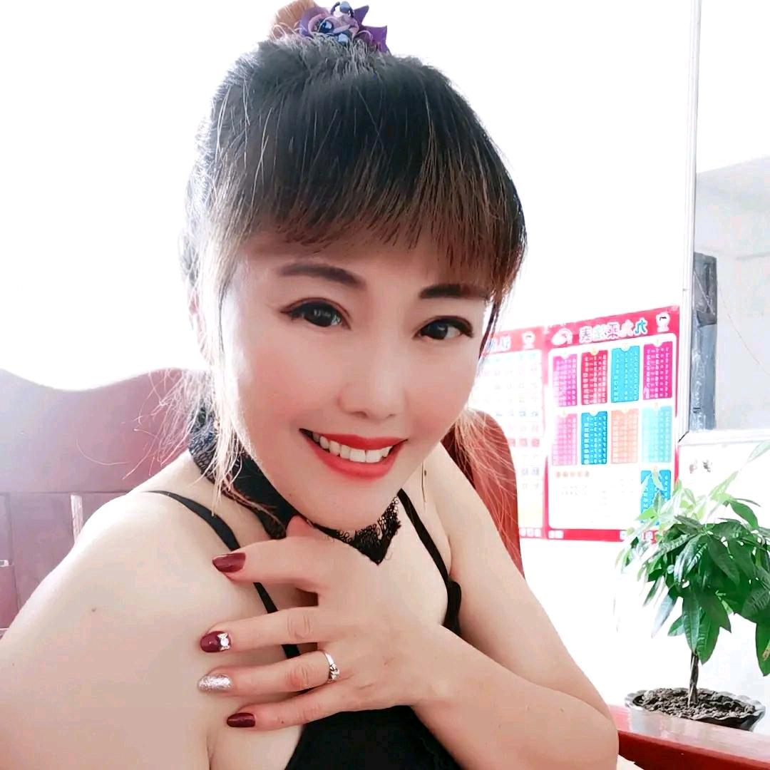 花有丛开日，人無再少年