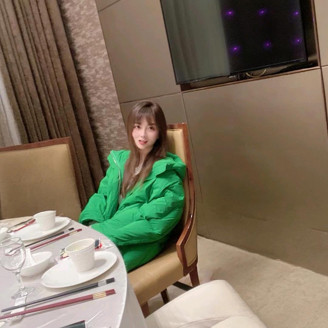 城墙边的野玫瑰👑