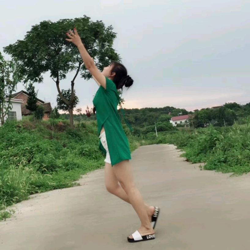 婷婷开挖机