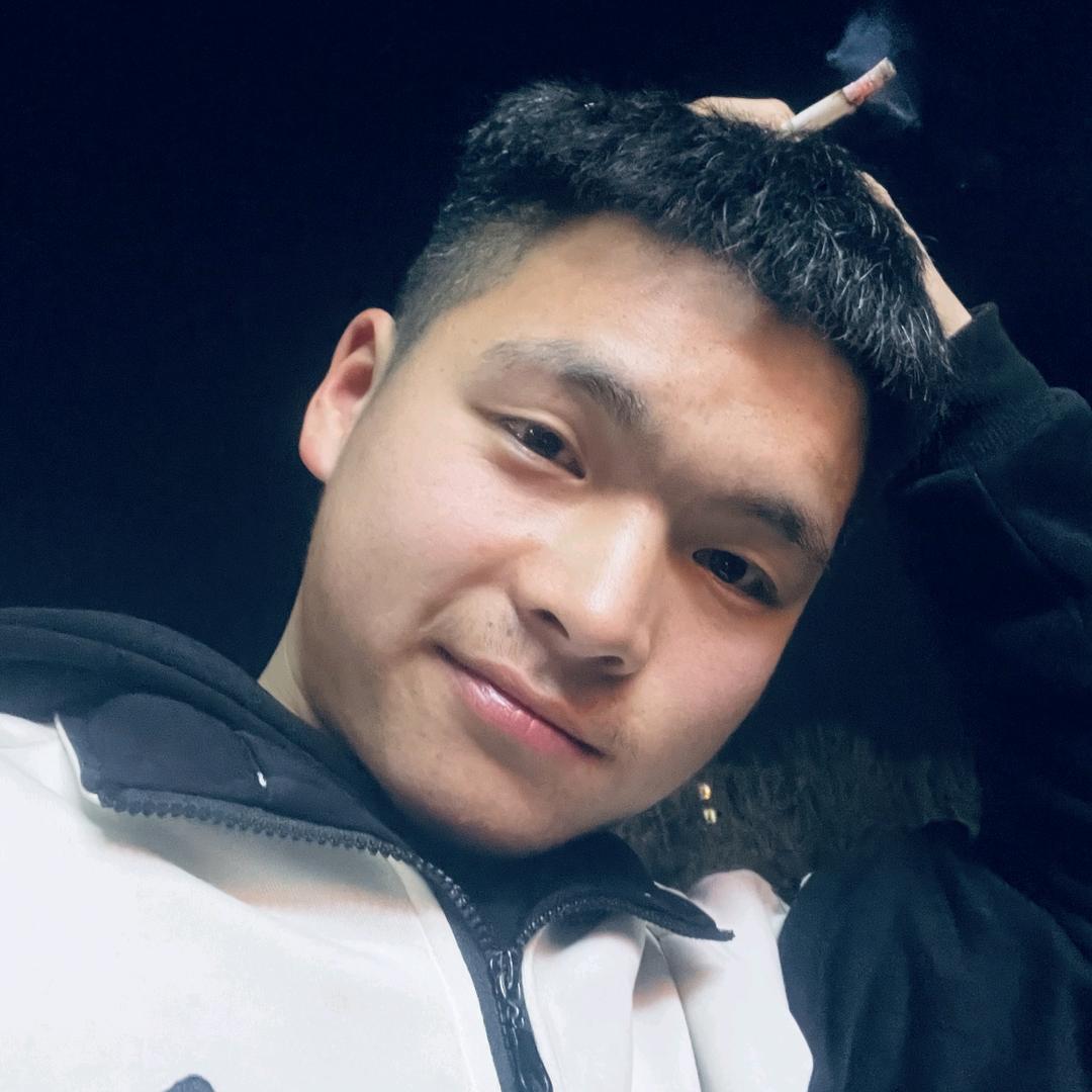 是輝不是暉.⚜️