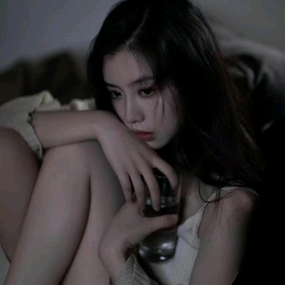 然而不低头流泪