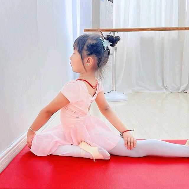 丽娜娜