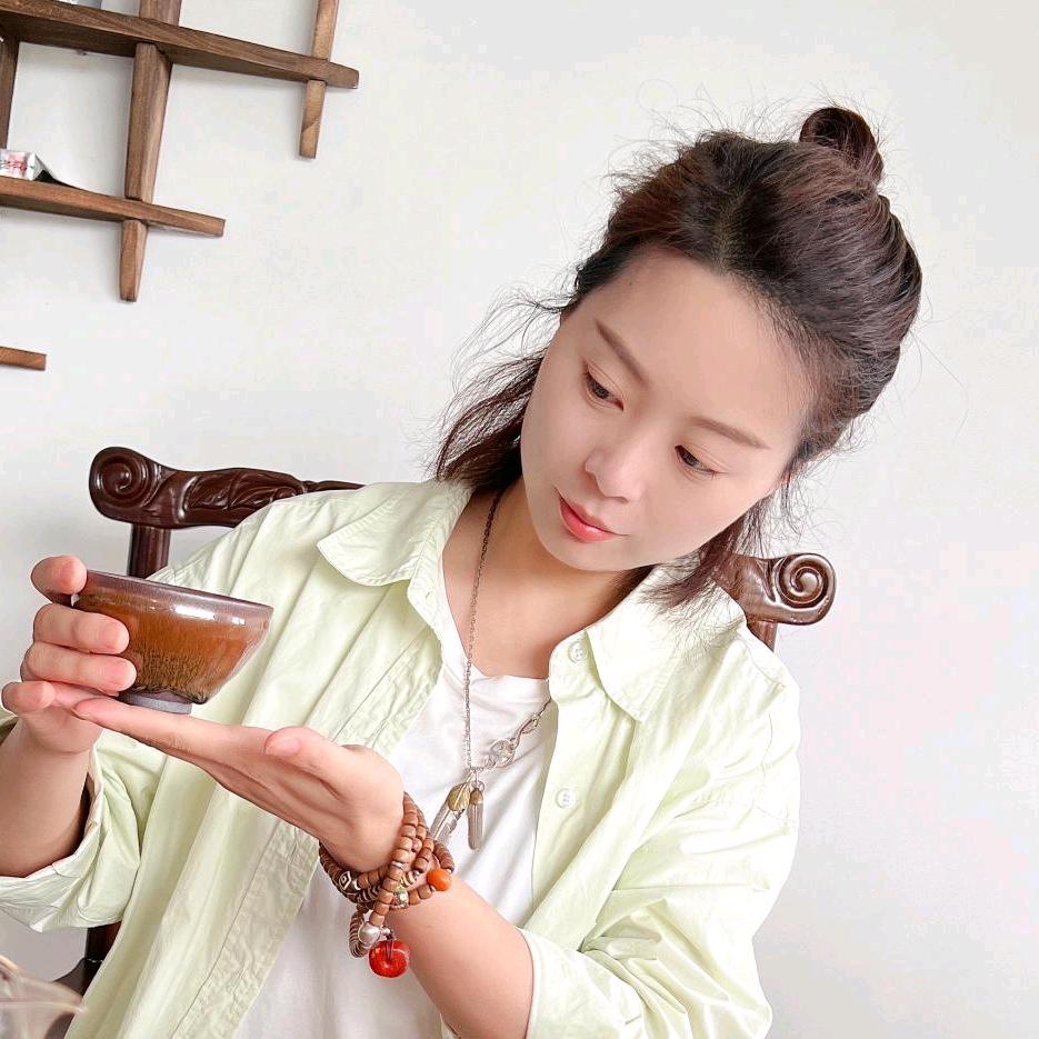 爱喝茶的玲