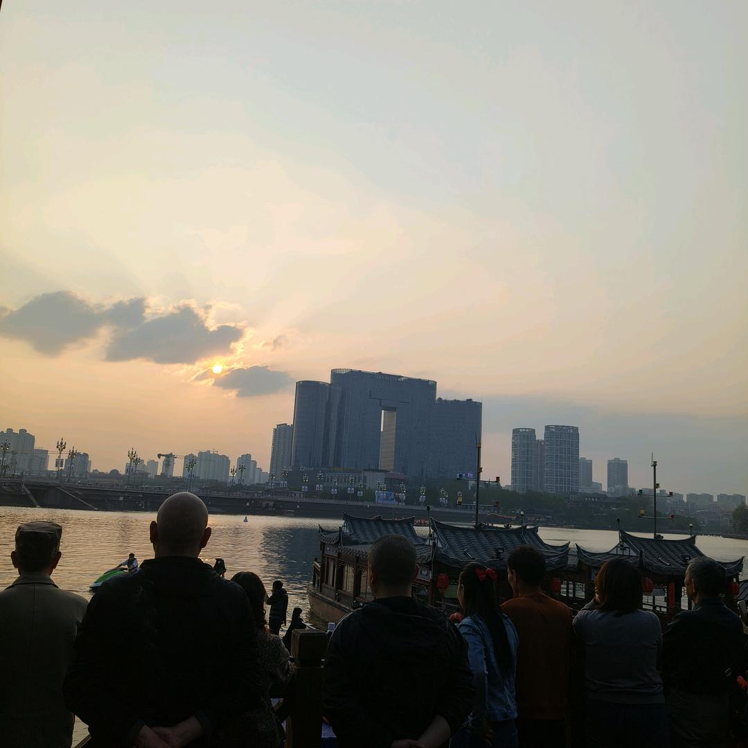 成丽探房