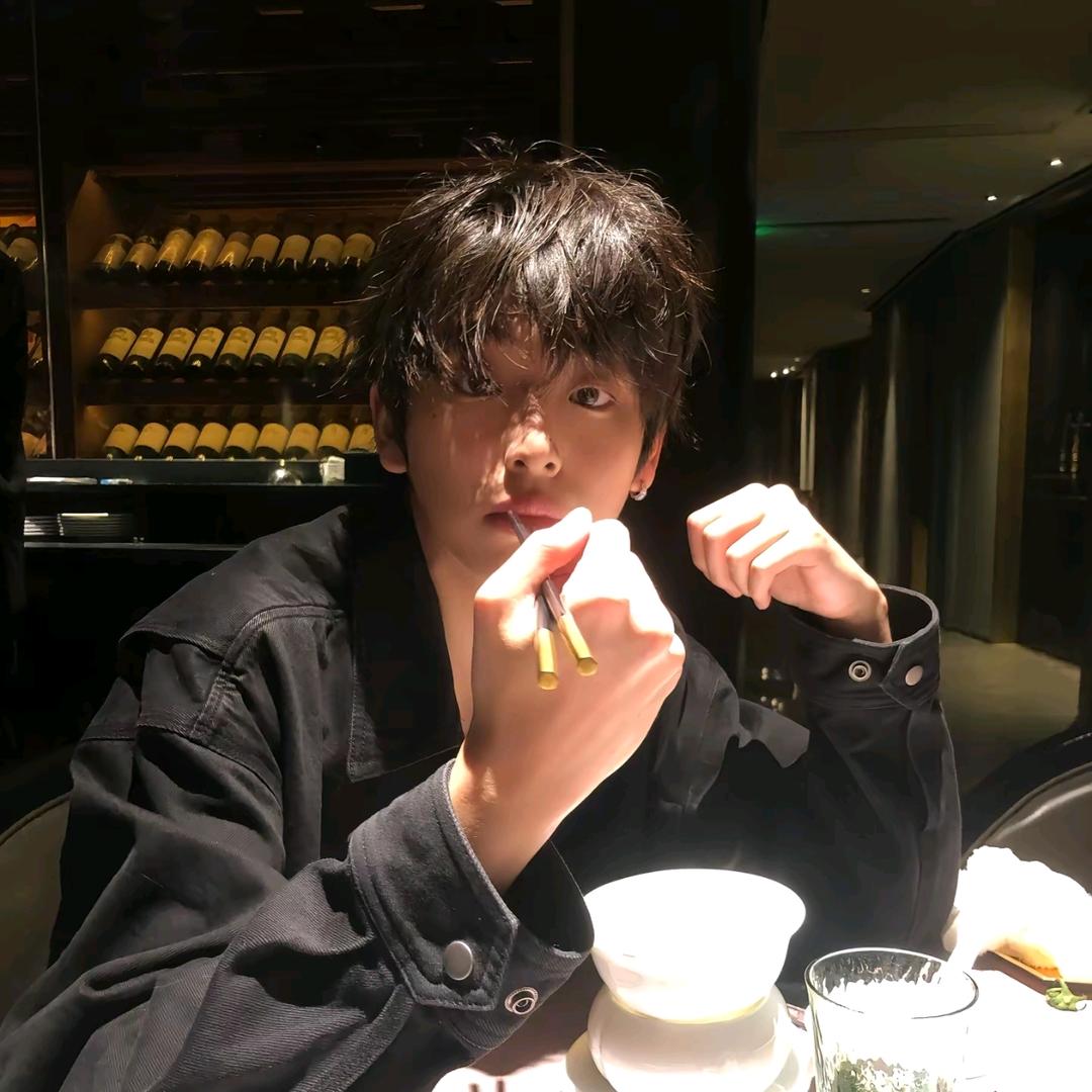 秃头兔子