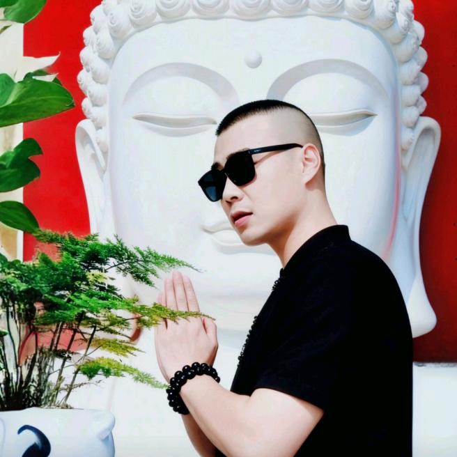 ༺啊秋༻