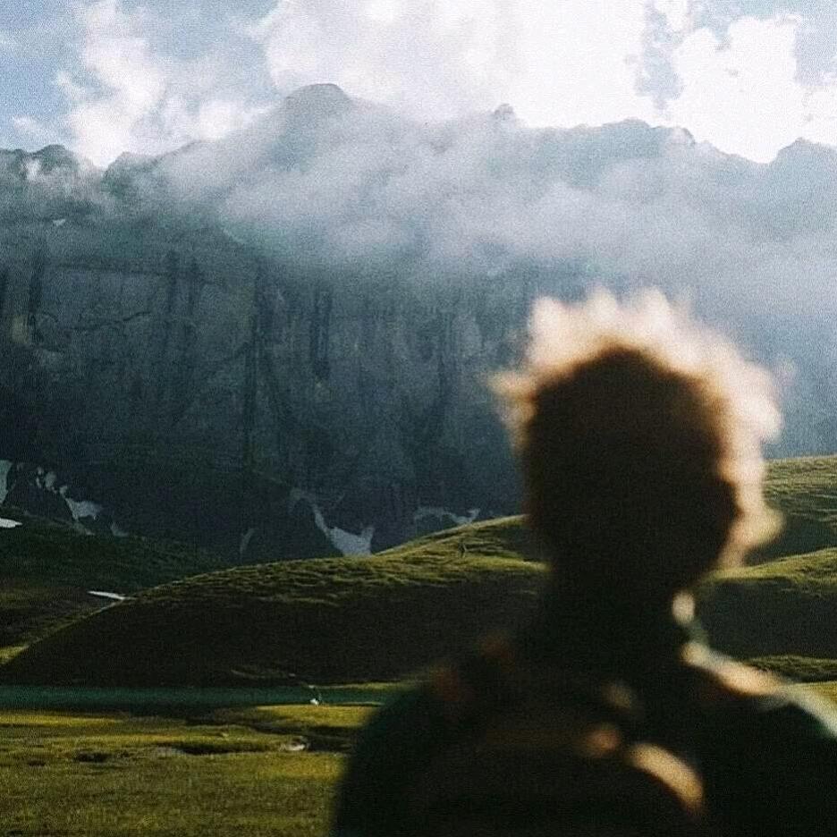小周学长（主页有新生裙）