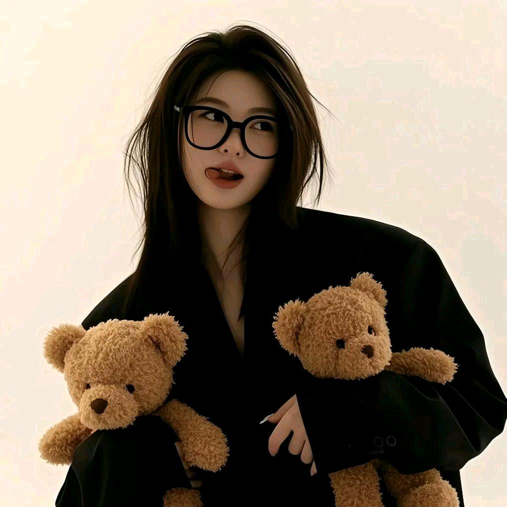 李 小只🐽   💋