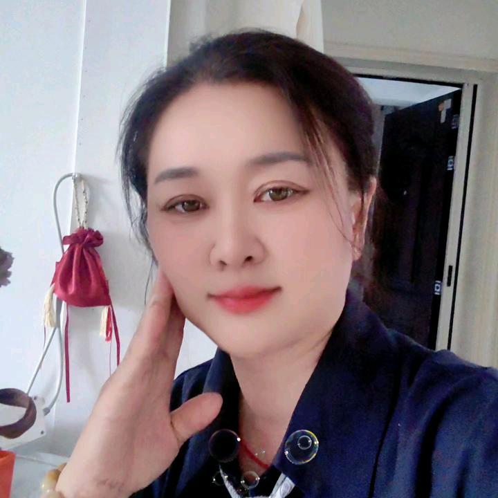界首房产冬冬