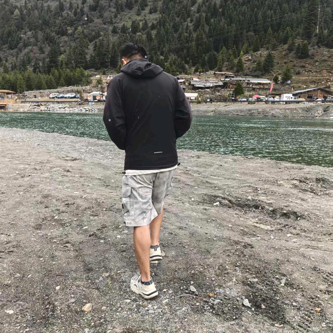 爱打游戏的小威