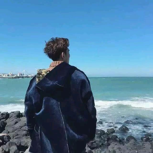 只抽烟。不喝酒的人。