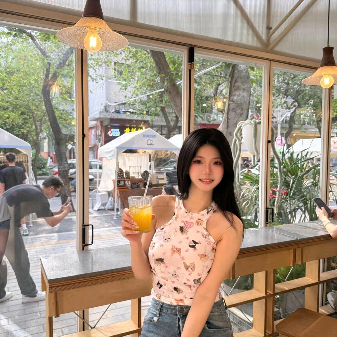 小怡爱吃糖