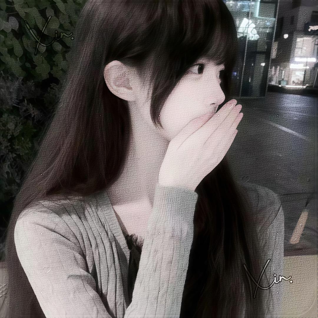 灰色