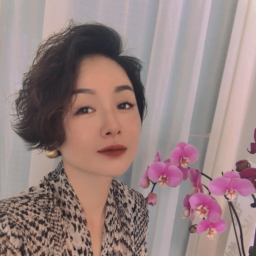 练肌肉的折耳兔