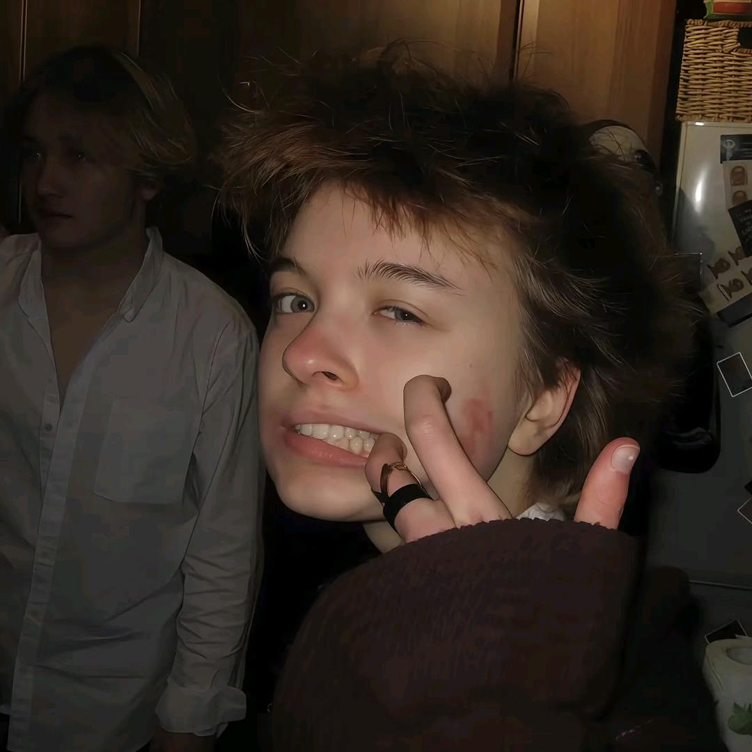 喝水吃饭睡觉样样不落