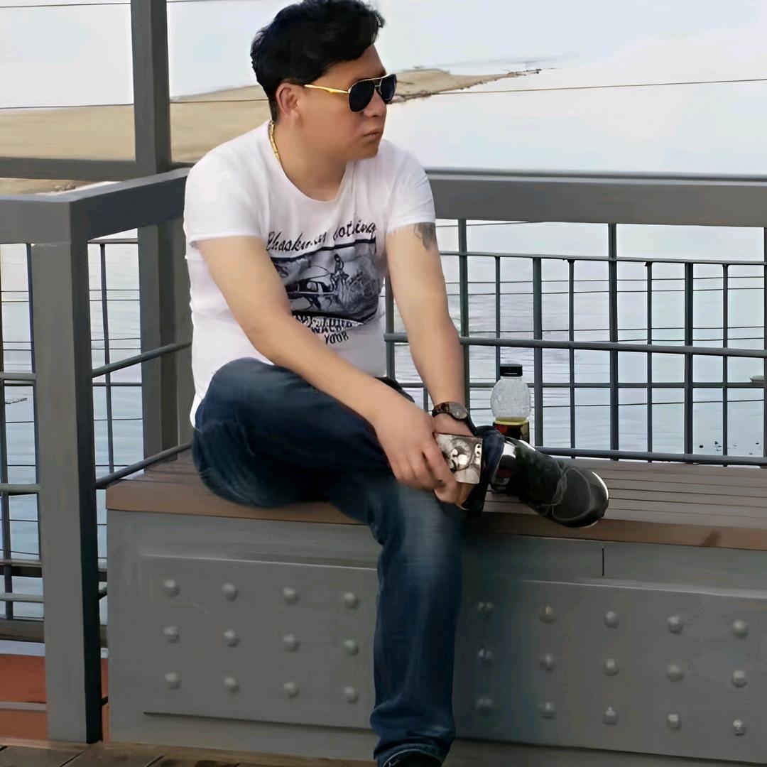 老张🎤🎧(勇往直前)