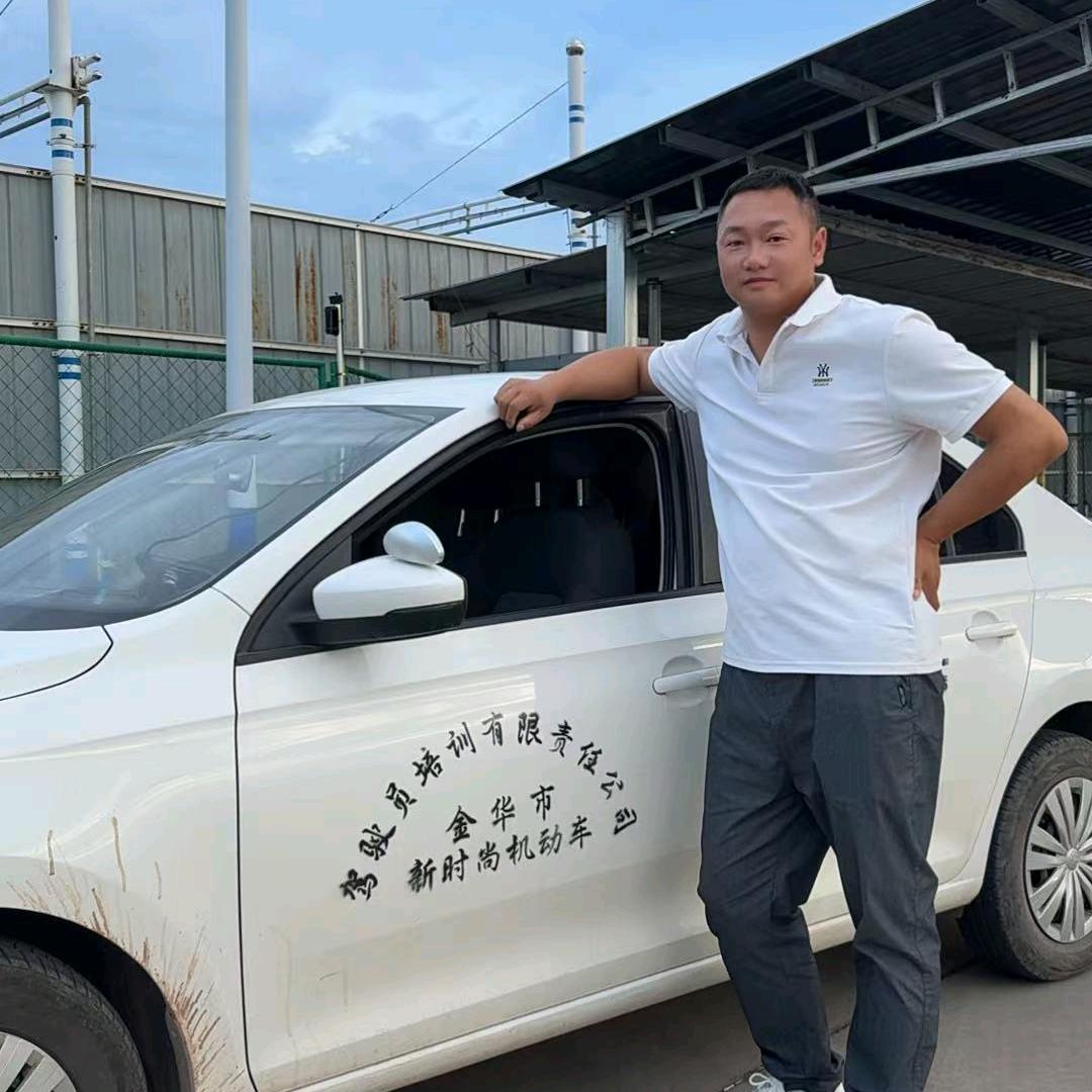 新时尚驾考中心~童如芳教练