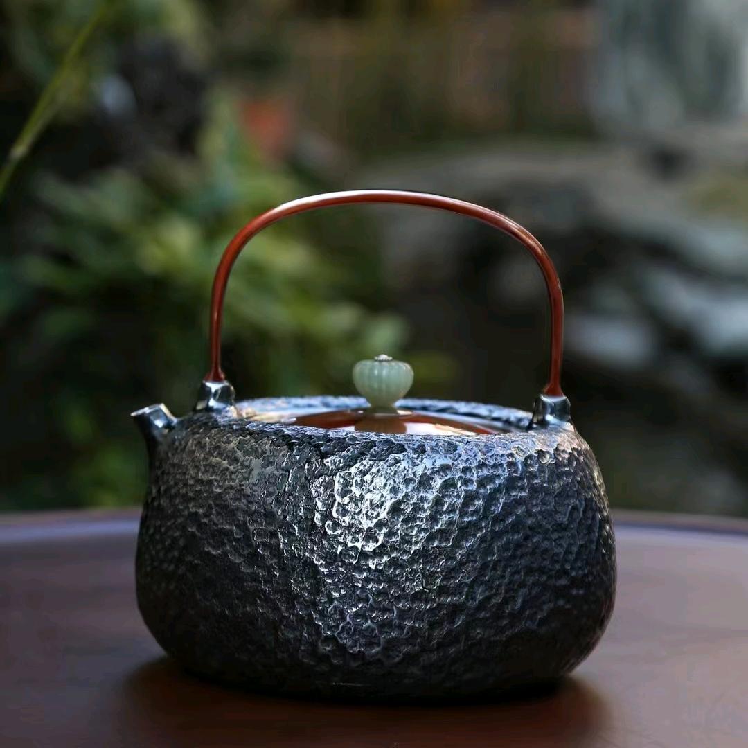 鹤庆新华村手工银器