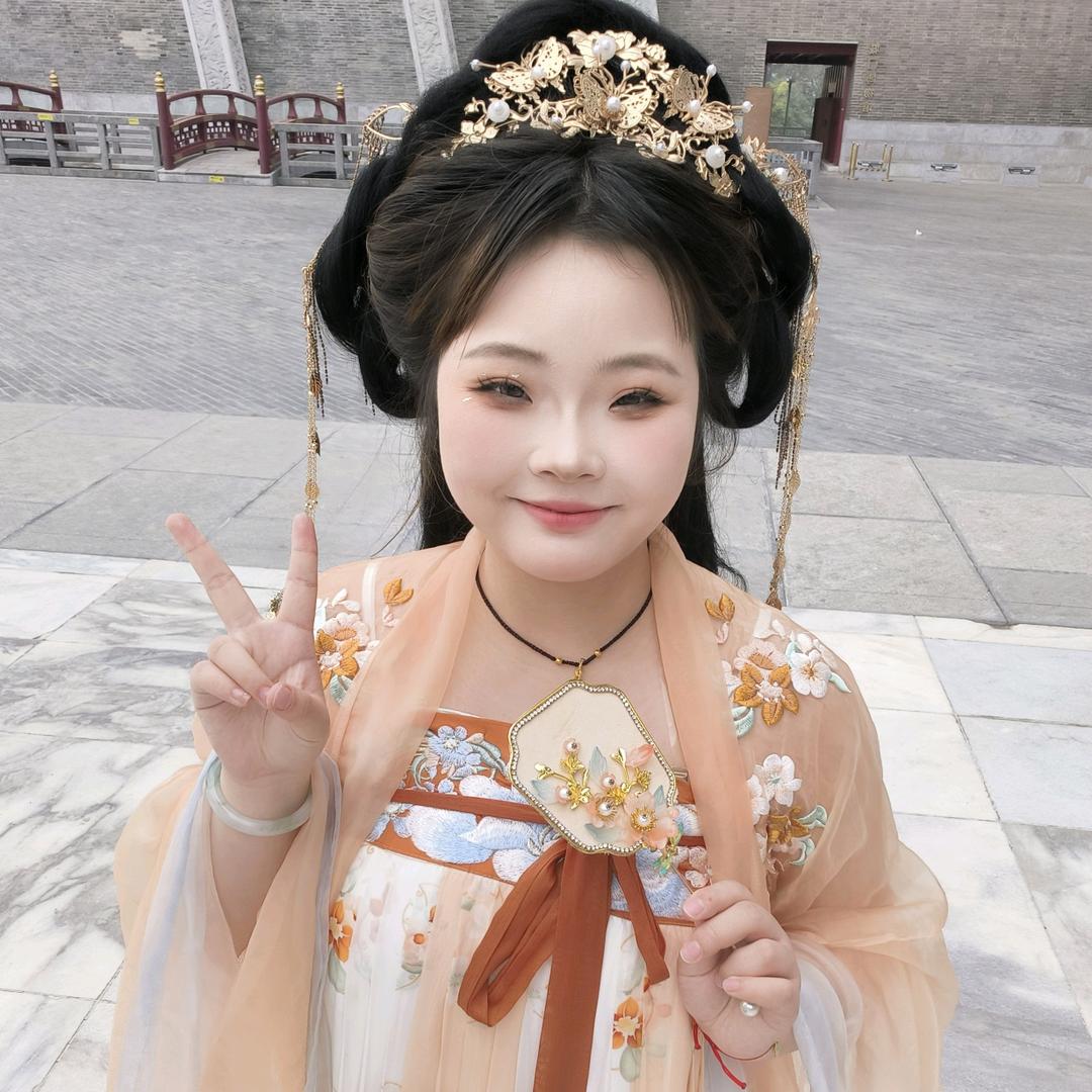 ꒰ঌ(悦悦)໒꒱