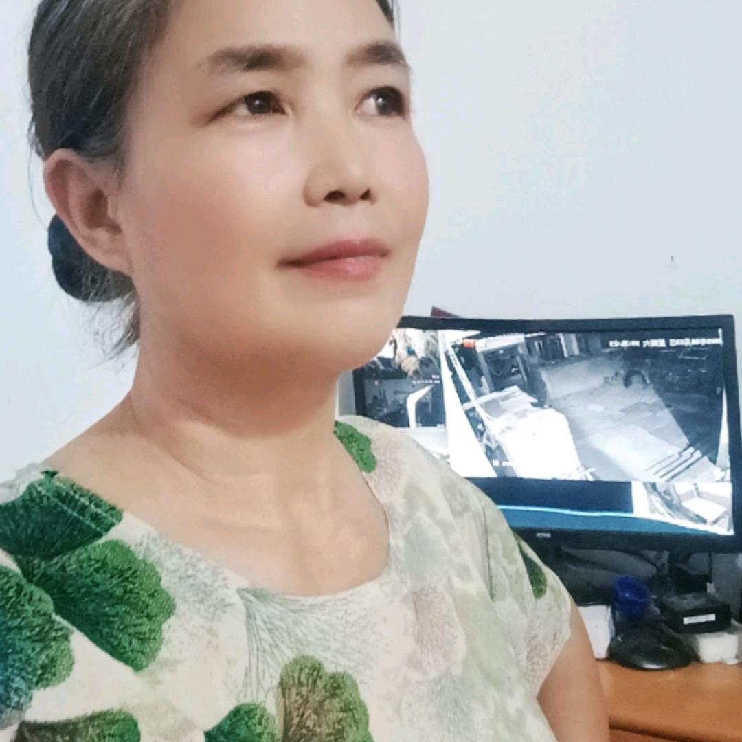 唐姐，皮草（Hello walk）