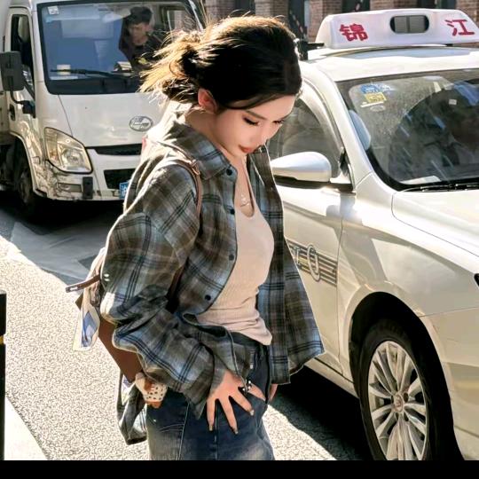 拥抱太阳的小老六