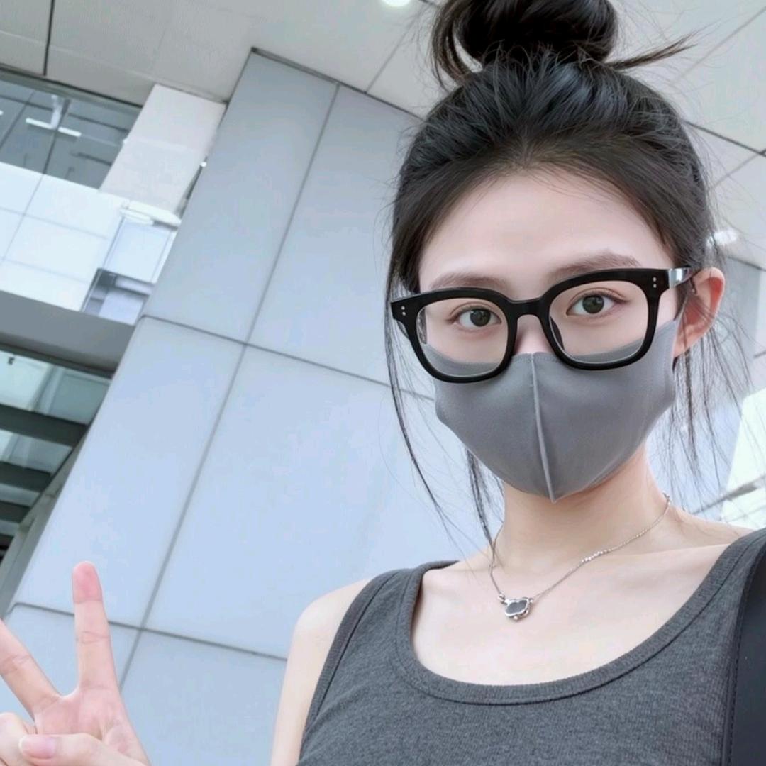 阿叮.