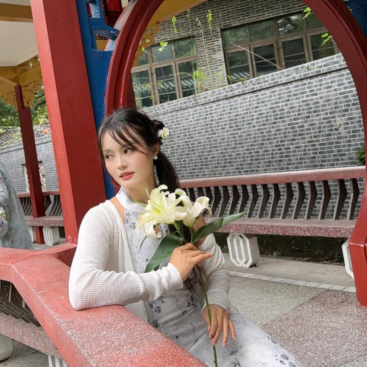 小柚子🩷（接演唱会应援妆）