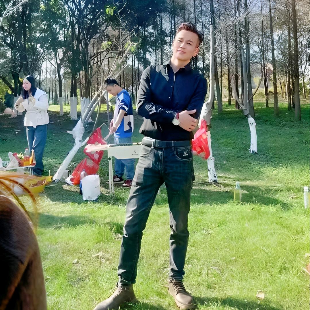 卖珠宝的大锅锅