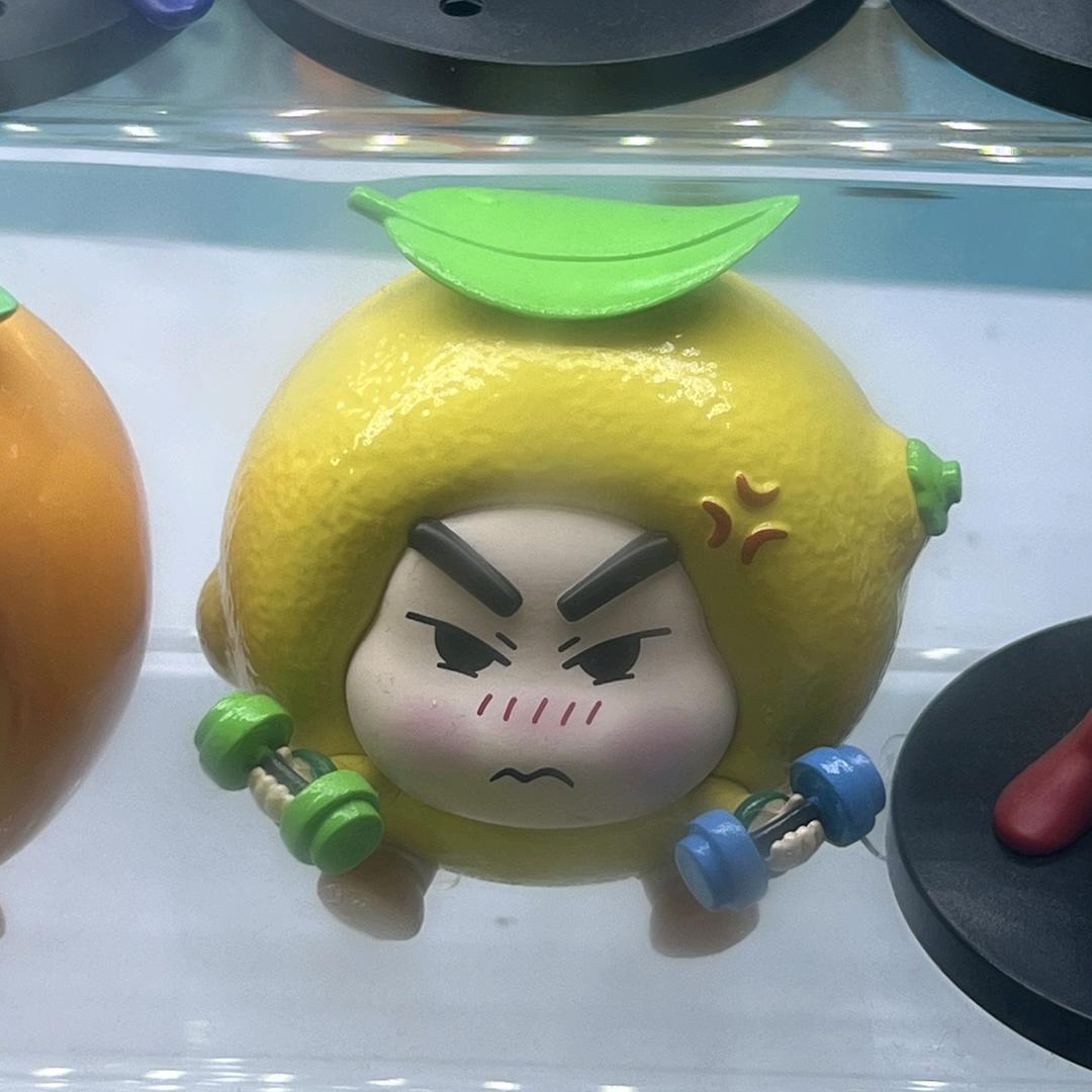 玩游戏的老年皮欧