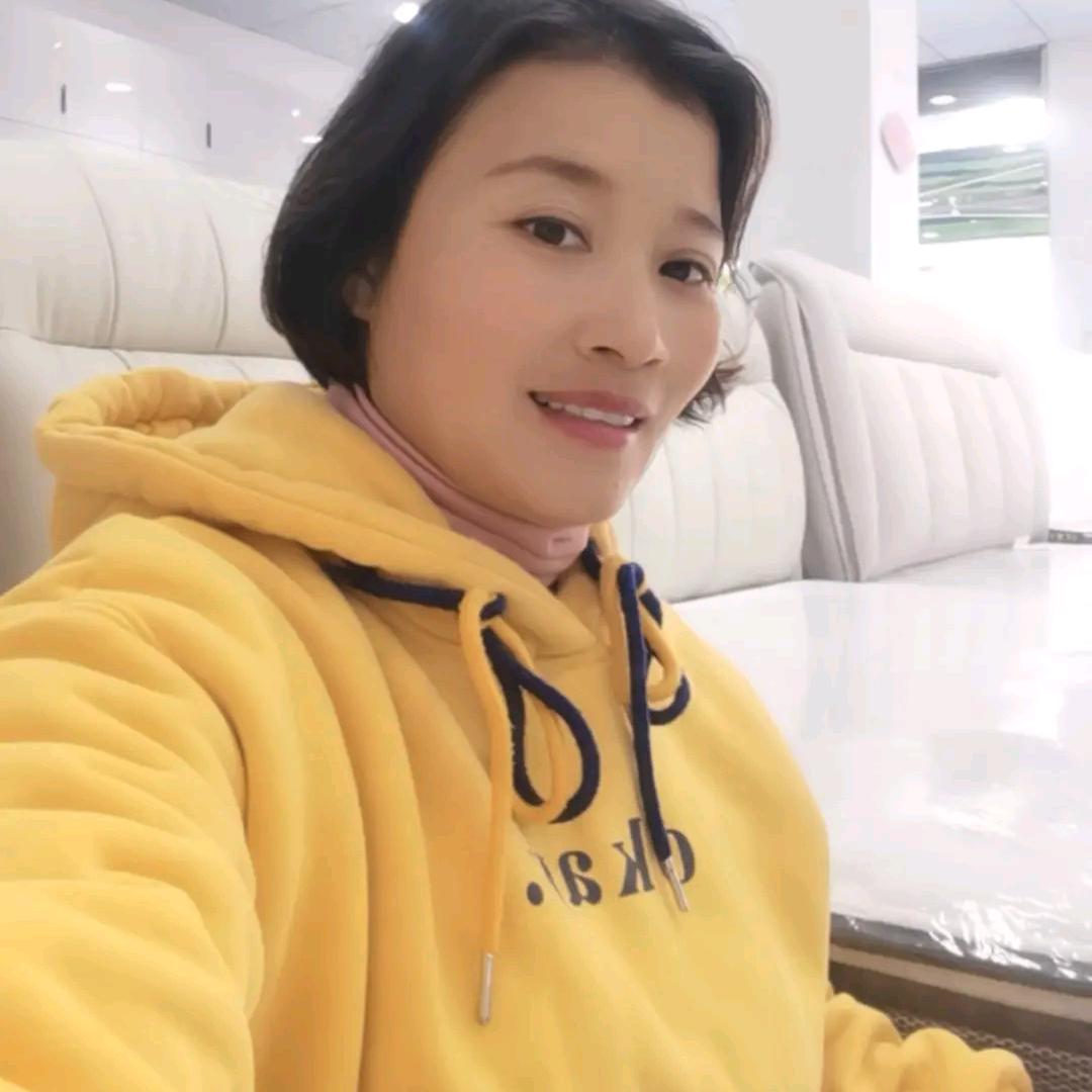 南岸镇家具实体店李姐