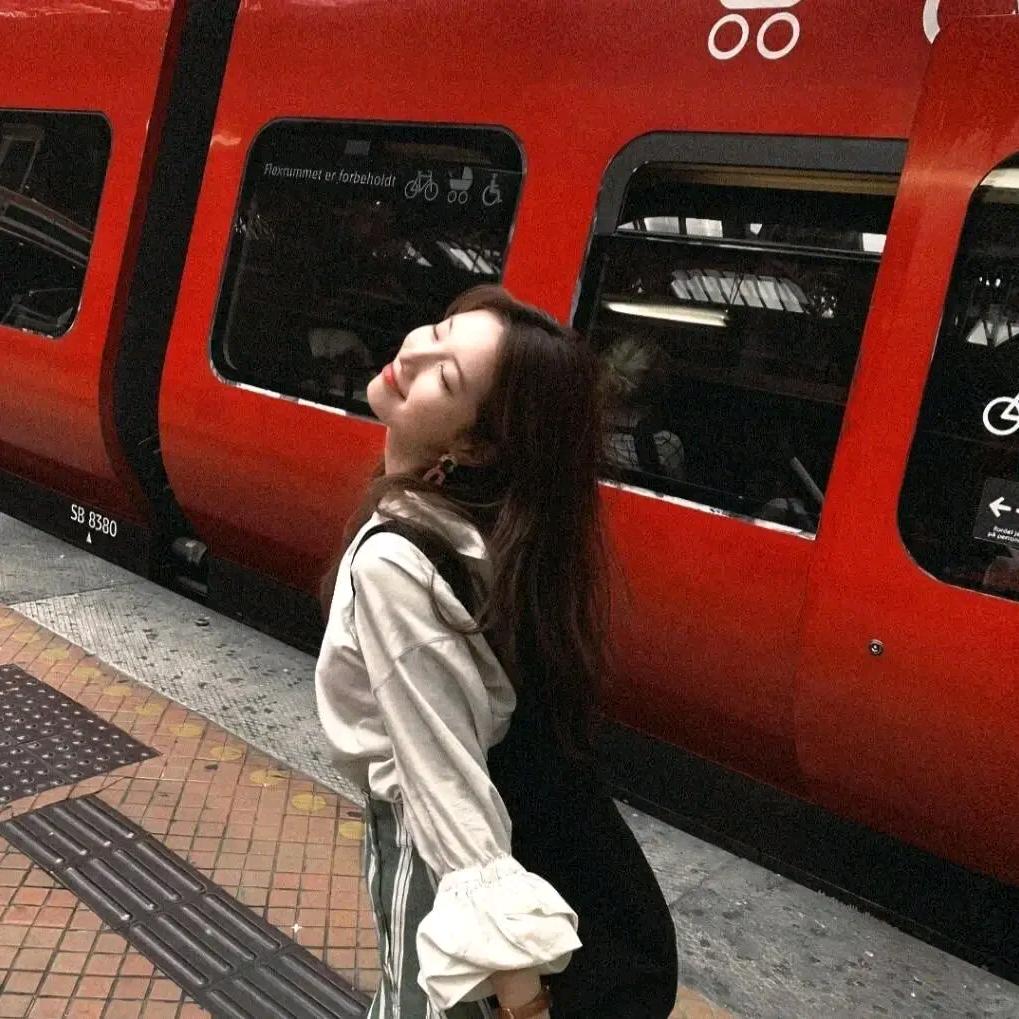 屿.            .