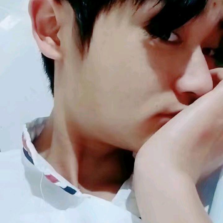 *一眼回眸难忘的笑容😊@