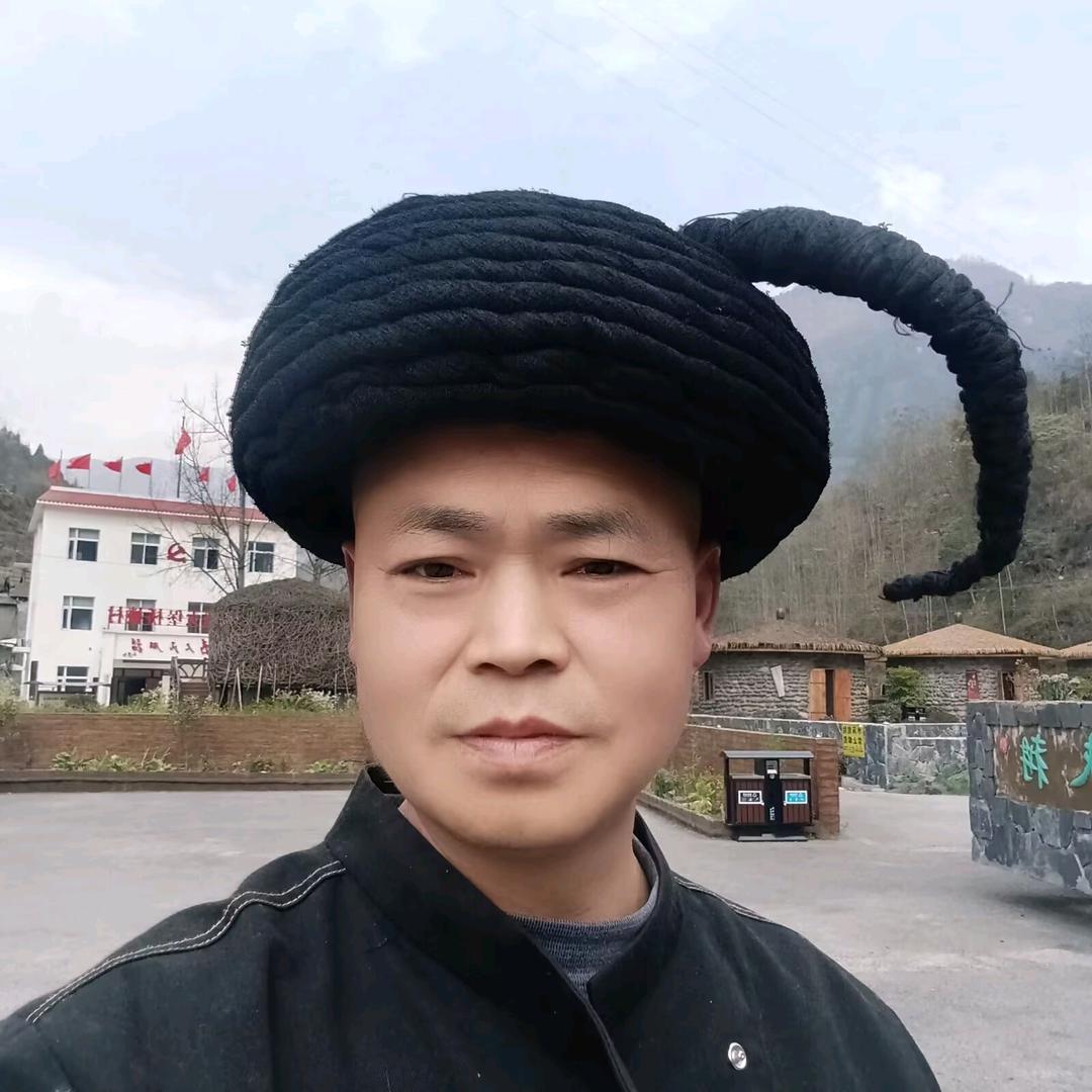她死了我开心哈哈哈