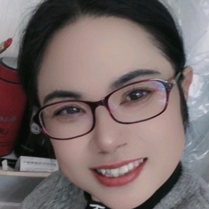 咖啡屋（拒私聊）12：30开播，聊天主播