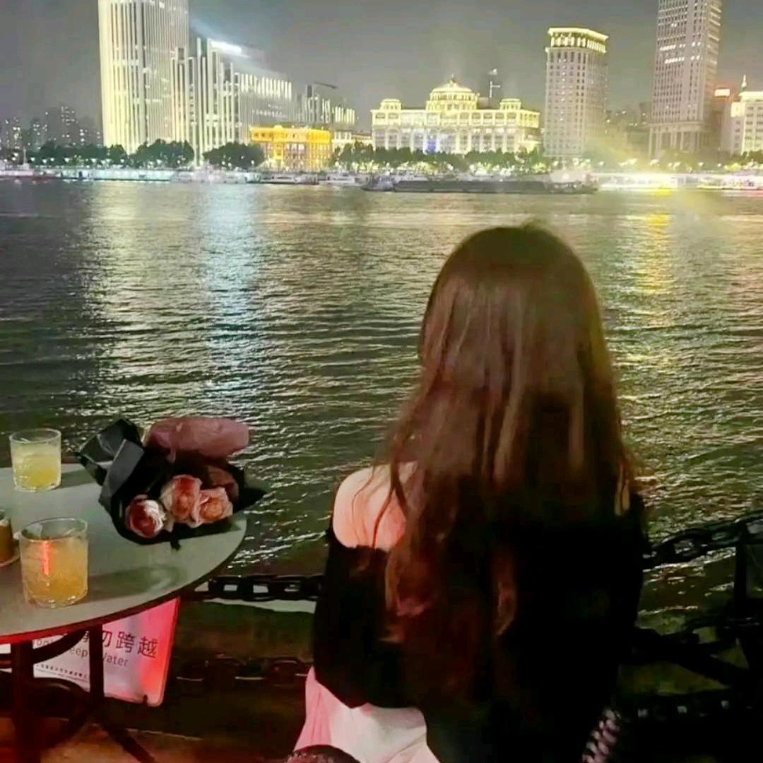 艳妮儿