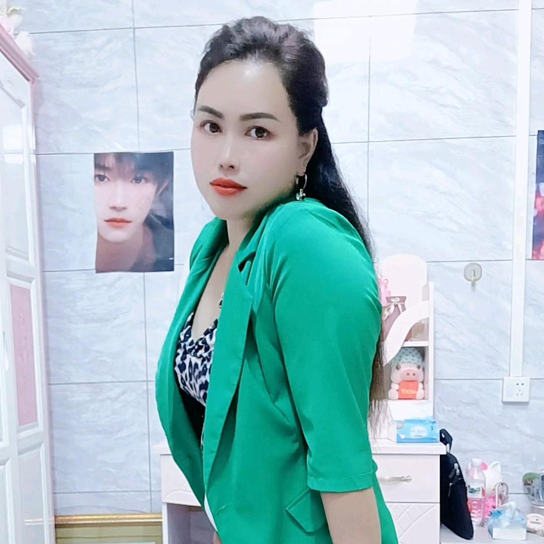 浪漫的玫瑰在发光