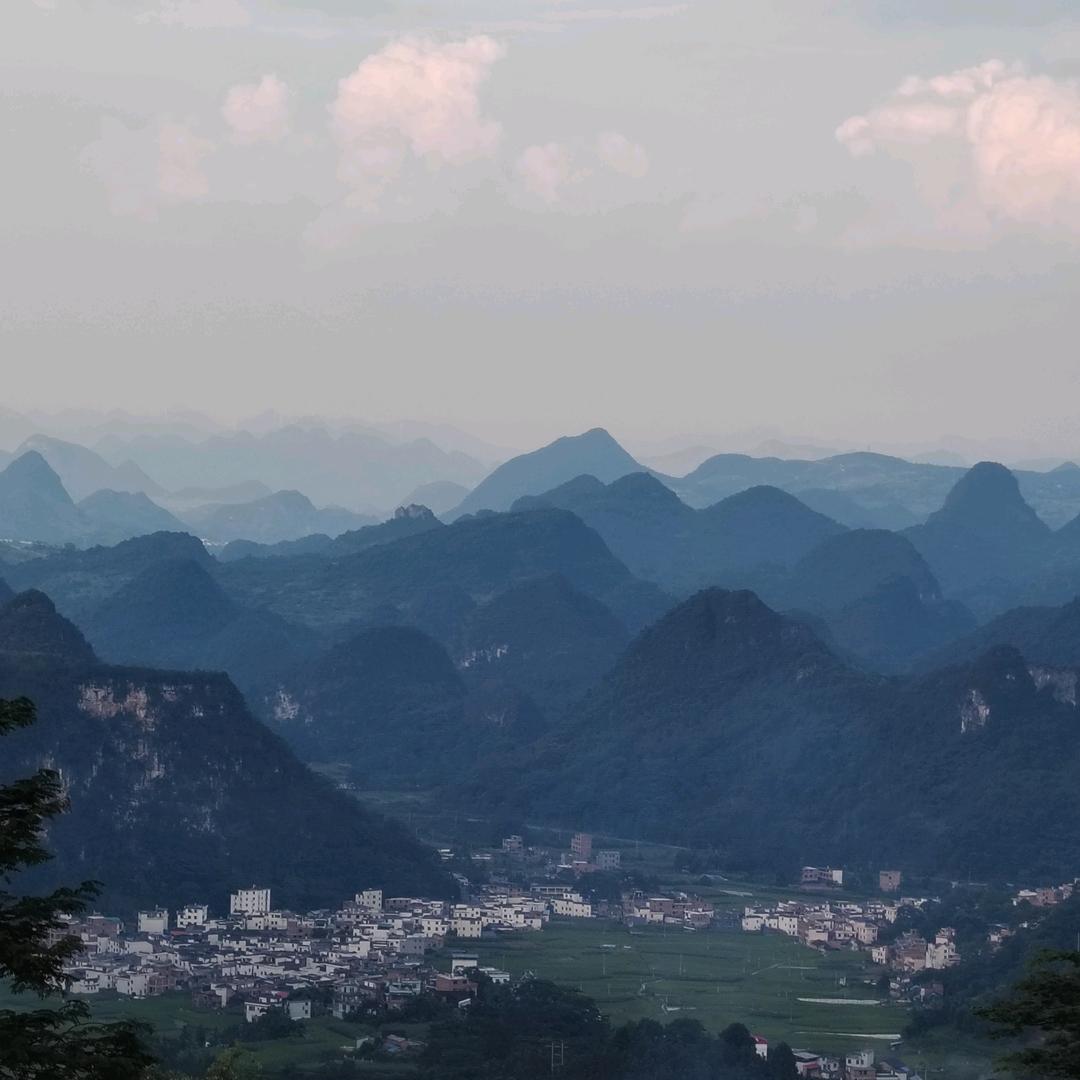 迎风飘扬的红旗