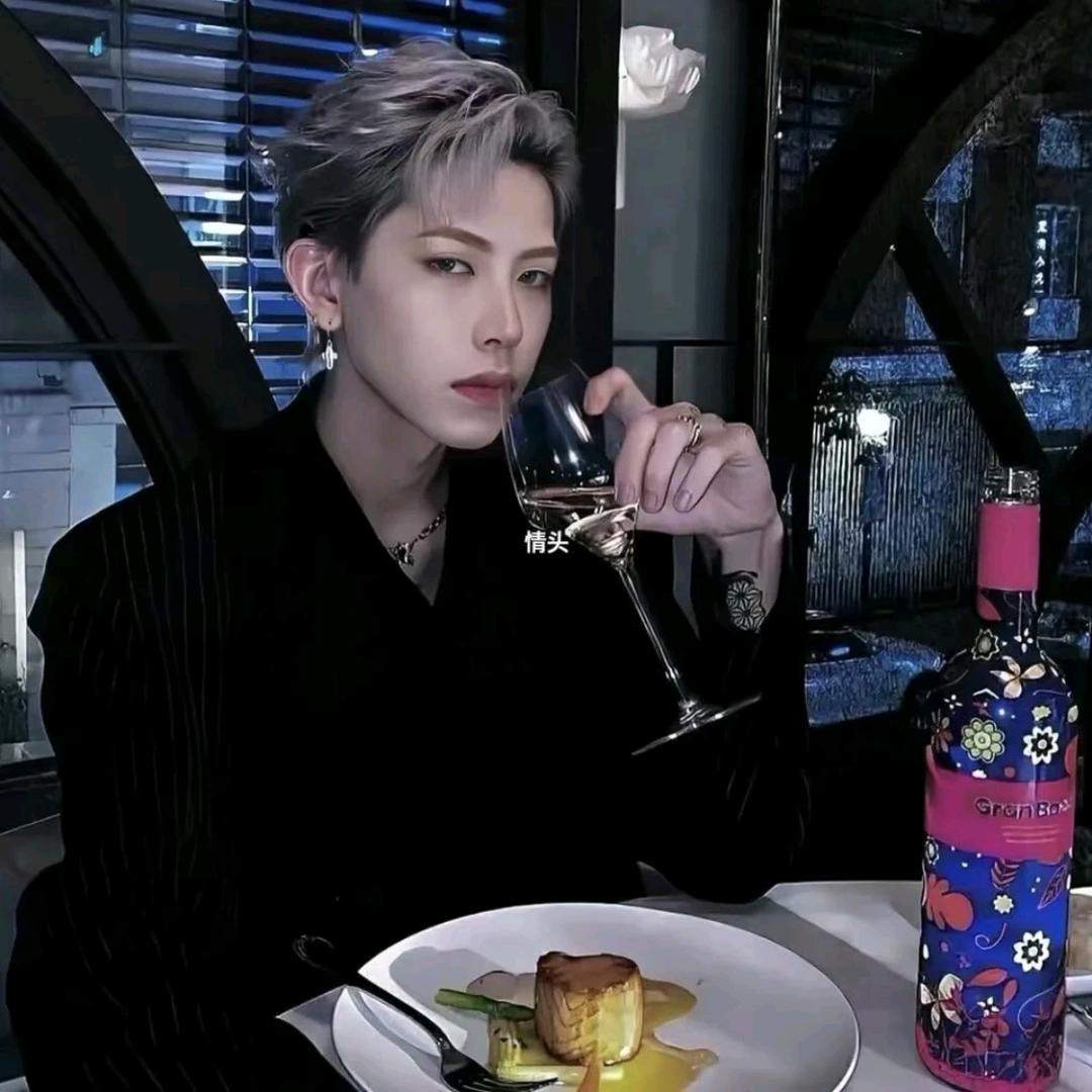 ღ᭄💞困在꧔ꦿ᭄ 回忆ღ᭄ 💕