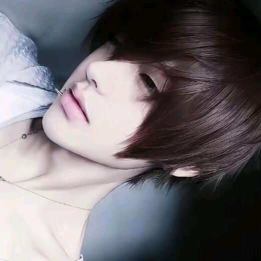 发现女友是le含泪穿上女仆装