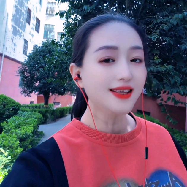 玲姐姐🎤（这是小号，大号8点30开）