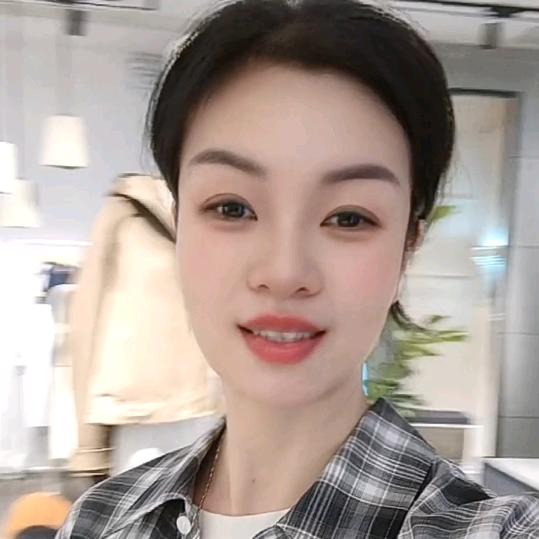 依秀精品女装
