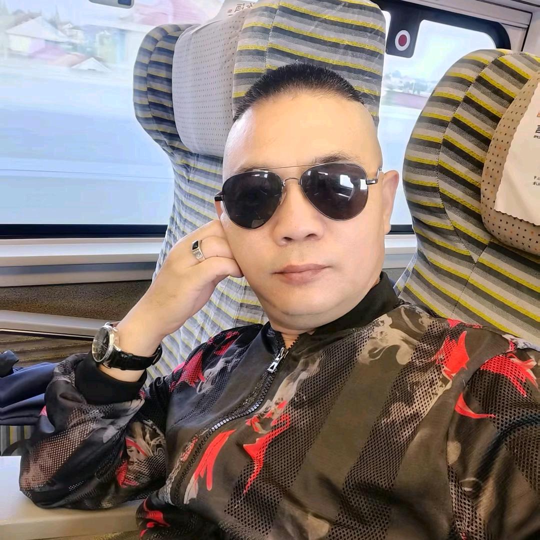 傻子哥（艾草种植）