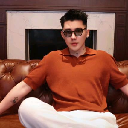 杨圣坤衣柜